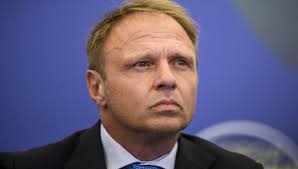 Dimissioni del Ministro Lollobrigida per mandare un chiaro segnale al  Governo Meloni. La protesta degli agricoltori dilaga in Italia e in Europa 