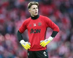 An academy player with manchester united from the age of 14, dean sampled his first taste of senior football on loan at conference north side. Dean Henderson Bong Ä'a Derby Thá»ƒ Thao