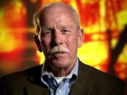 "Hardcore Heroes" Battling the Elements (TV Episode 2014)