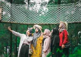 Wisata ini terletak di pancasan ajibarang dengan beraneka ragam. 38 Tempat Wisata Hits Dan Terbaru Di Purwokerto 2021