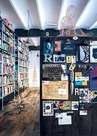 Une Bibliotheque Dans La Salle A Manger Bibliotheque Metal Appartement Grande Bibliotheque