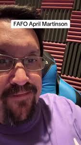 Melody Kent's Instagram, Twitter & Facebook