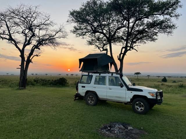 4x4 Landcruiser with rooftop Tent and Camping Rental in Dar es salaam for 2 weeks