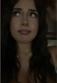 Diane Hensley's Instagram, Twitter & Facebook