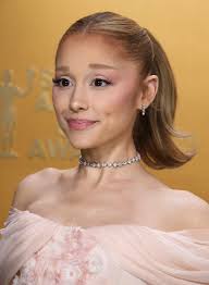 Ariana Grande and her mom Joan Grande turned heads this week in high style!  ✨ See the photos from the Golden Globes First-Time Nominees Luncheon here:  https://abcnews.link/du82BRu