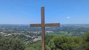 Une association alerte la Ligue des droits de l'Homme au nom de la laïcité, après l'installation d'une croix dans un village du Gard