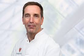 Berg, van den, R. (Dr.)