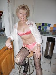 Angie sexy UK GILF - 40 photos