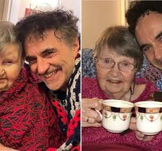 Supervet Noel Fitzpatrick pays touching tribute to late mum Rita calling  her 'bright light'
