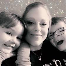 Anna Forrest (annalinc2307)