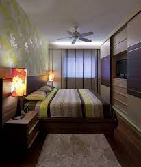 Apabila anak selama ini sudah terbiasa tidur larut malam, seperti jam 11 malam bersihkan tempat tidur anak, rapikan seprainya, selimuti anak, dan atur dengan baik beberapa hal lainnya. Bilik Sempit Dengan Tingkap Di Hujung Idea Reka Bentuk Dan Tip Reka Bentuk