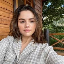 Selena David's Instagram, Twitter & Facebook