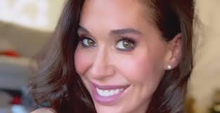 Una por una": Vale Roth lanza feroz advertencia a sus seguidores por  actitud en su contra en pleno embarazo