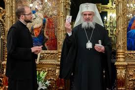 Înaltpreasfințitul părinte teofan, mitropolitul moldovei și bucovinei, va sluji la mănăstirea peștera din județul neamț. Patriarhul Daniel MiluieÈte MÄ Dumnezeule MiluieÈte MÄ Este Apelul La Unicul Izvor Al VieÈii VeÈnice Hristos Basilica Ro Nun Dress Fashion Basilica