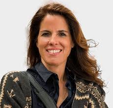 Leslie Leone's Instagram, Twitter & Facebook