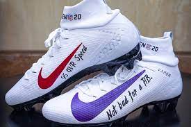 Lamar jackson had problems slipping on the cleveland turf in the first half but changed cleats at halftime. Michael Vick Talks Lamar Jackson Madden Nfl Mvp Race And Super Bowl Contenders Bleacher Report Latest News Videos And Highlights