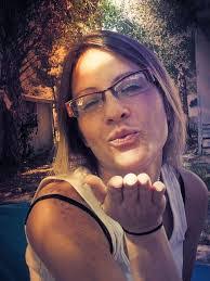 Amy Crowe's Instagram, Twitter & Facebook