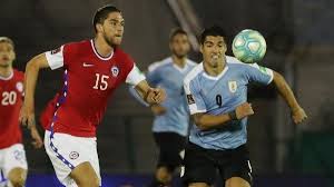 El brazo de coates estaba pegado al cuerpo. Chile Pierde Ante Uruguay Con Un Robo Del Var Web Diario La Region