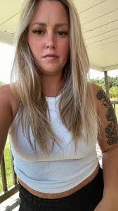 Crystal Hoff's Instagram, Twitter & Facebook