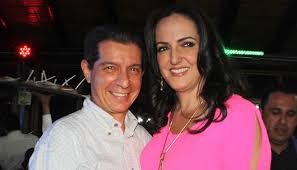 El apoyo del joven uribe a cabal lo dejó ver en su cuenta de twitter, donde le envió un mensaje a la congresista. Me Case Con Mi Marido Porque Era Rico Maria Fernanda Cabal En Entrevista Con Juanpis Gonzalez