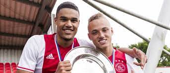 Noa lang keert met blessure aan bovenbeen terug naar brugge. Lang Onthult Ajax Populair Onder Feyenoord Spelers