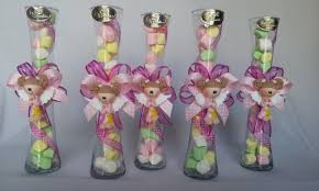 Las velas, son elementos decorativos y tienen un aspecto religioso, por lo que son una gran opción para hacer un centro de mesa para bautizo. Florero Recuerdo Centro De Mesa Bautizo Primera Comunion 13031 Mlm20071870601 032014 F Alquiler De Sillas Bogota Eventos