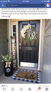 Pin By Carrie Bailey On Farmhouse Decor Front Porch Decorating Porch Decorating Door Decorations