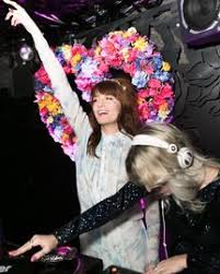 Shake It Out Florence And The Machine Ukulele Chords Florence Welch And Isabella Summers At W Luvs Bleach At Lilium Florence Welch Florence Florence The Machines