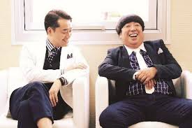 94年のデビュー以降 実力派コント師 として一目置かれる存在だったバナナマン これまで 分かりやすいブレイクがあったわけではない しかし いつの間にかバラエティー番組に欠かせないコンビになり mcもひな壇もこなす万能芸人として引っ張りだこに 設楽統