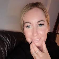 Donna Bremner's Instagram, Twitter & Facebook