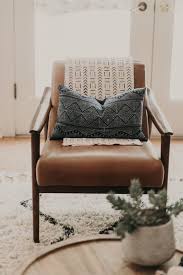 Tour A Space That Blends Bohemian Details With A Modern Farmhouse Farmhouse Accent Chair Cheap Accent Chairs Accent Chair Decor