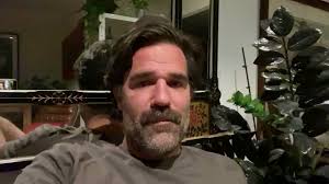 @robdelaney's video Tweet