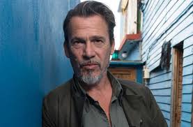 Côté cœur, après une histoire d'amour compliquée avec vanessa paradis, il vit depuis 1993 avec une artiste peintre argentine, azucena camano, qui lui a donné deux enfants : Florent Pagny Attendrit La Toile En Presentant Ses Enfants Sur Instagram