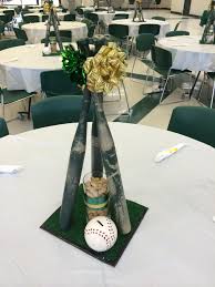 High School Baseball Banquet Used A Pinterest Pinned Design And Used Plastic Friendly S Vintage Baseball Party Baseball Theme Party Banquet Table Decorations