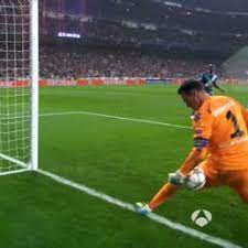 Yassine bounou, jesús navas, jules koundé, diego carlos, marcos acuña. El Real Madrid Reclamo Un Gol Fantasma De Sergio Ramos As Com