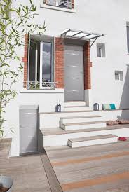 Porte D Entree Acier Contemporaine Sans Vitrage Un Decor Postforme Aux Lignes Prononcees Orne D U Entree Moderne Porte D Entree Moderne Porte D Entree Acier