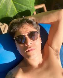 La perfecta imagen del AMOR PURO E INCOMPARABLE , único en el mundo y sólo  ellas lo entienden!!! Pd Ella es mi madre!!!