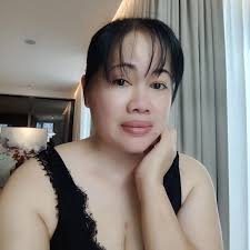 Panahon na cguro kalimotan Ang nkaraan kailangan Masaya khit mag isa LNG  😊😁