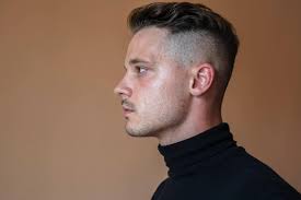 Gaya rambut pria kurusundercut jadi identik dengan sifat para pria yang maskulin. 8 Model Rambut Pria Untuk Wajah Bulat Terpopuler 2021 Axe