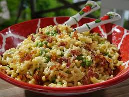 Aglio E Olio With Peas And Prosciutto Recipe Giada Recipes Recipes Pasta With Olives