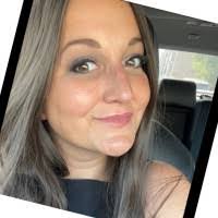 Andrea Beagle's Instagram, Twitter & Facebook