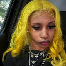 Lex Gee's Instagram, Twitter & Facebook