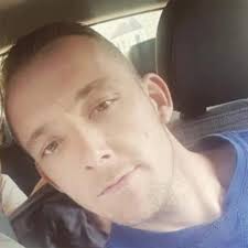 Hello, I'm looking for someone to put my wooden gate back