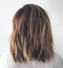 Ragazze con i capelli di media lunghezza, possono usufruire di una varietà di opzioni per . 50 Migliori Tagli Di Capelli A Strati Di Media Lunghezza Nel 2022 Capellidistile It