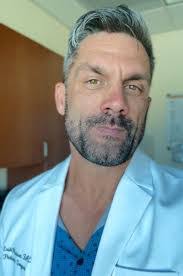 Stephanie Vang's Instagram, Twitter & Facebook