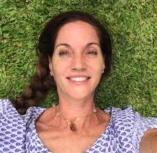 Lynn Light's Instagram, Twitter & Facebook