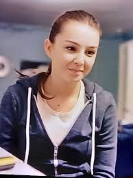 So, does anyone else think the little girl playing Georgie looks a lot like  the actress that used to play Maxie's sister Georgie?