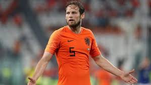 If you're a red, we want you to get involved; Wechsel Von Daley Blind Manchester United Bestatigt Einigung Mit Ajax Amsterdam 90min