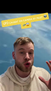 UFO Caught On Camera By Pilot Flying Over Columbia 😱 #ufo #fyp #Alien #UAP