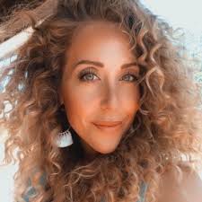 Brandi Burkett's Instagram, Twitter & Facebook